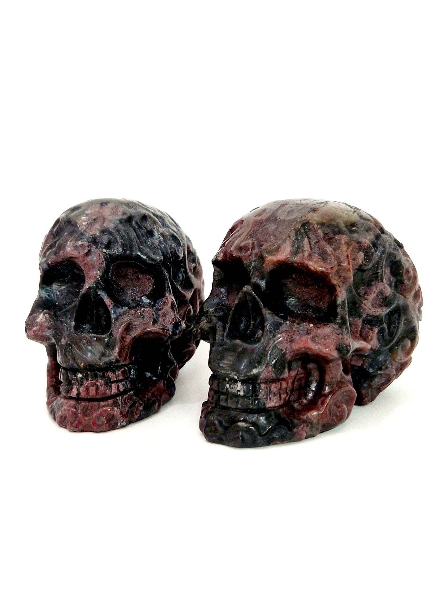 Hand-Carved Garnet Skull - Gothic Elegance