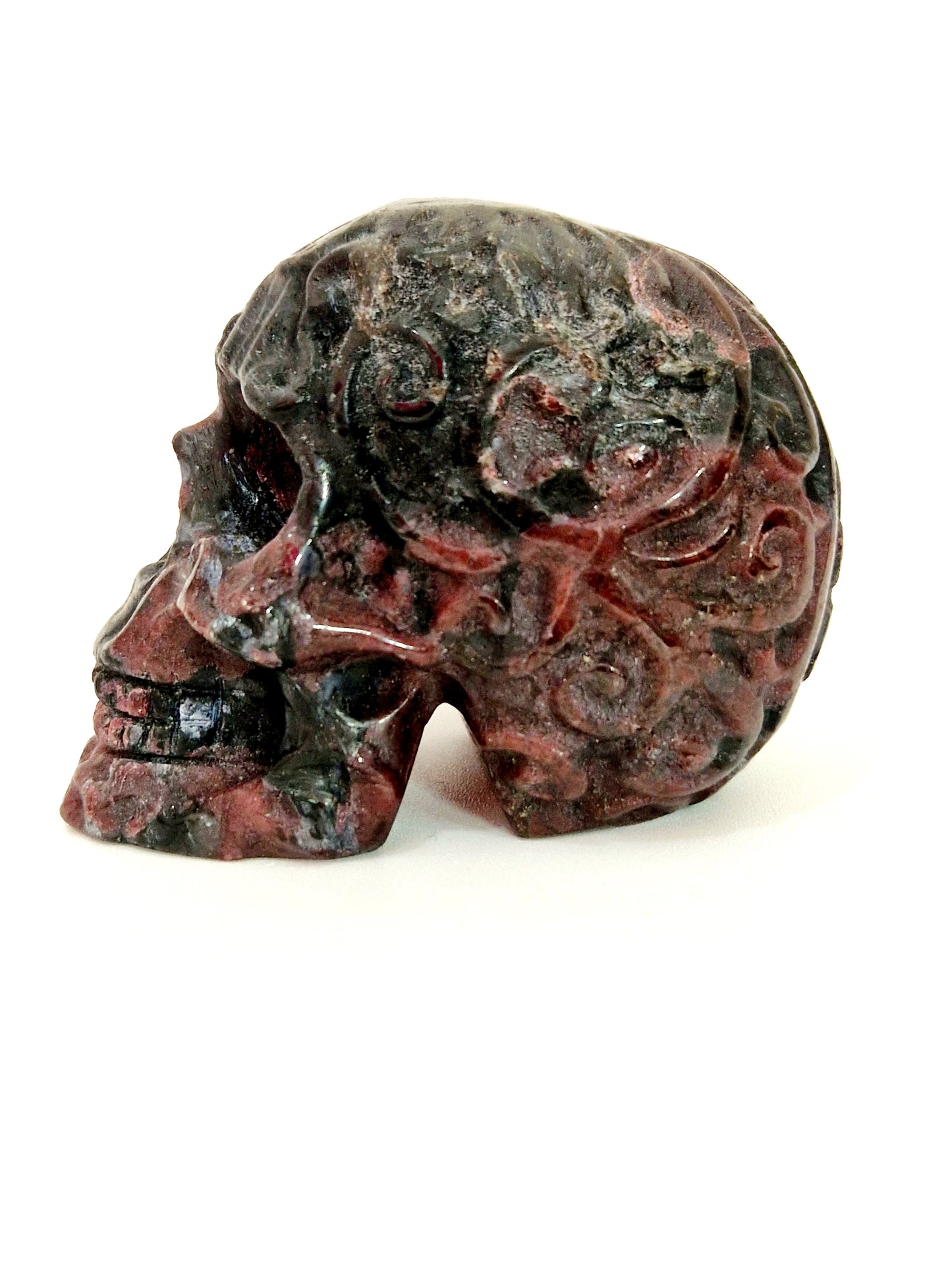 Hand-Carved Garnet Skull - Gothic Elegance