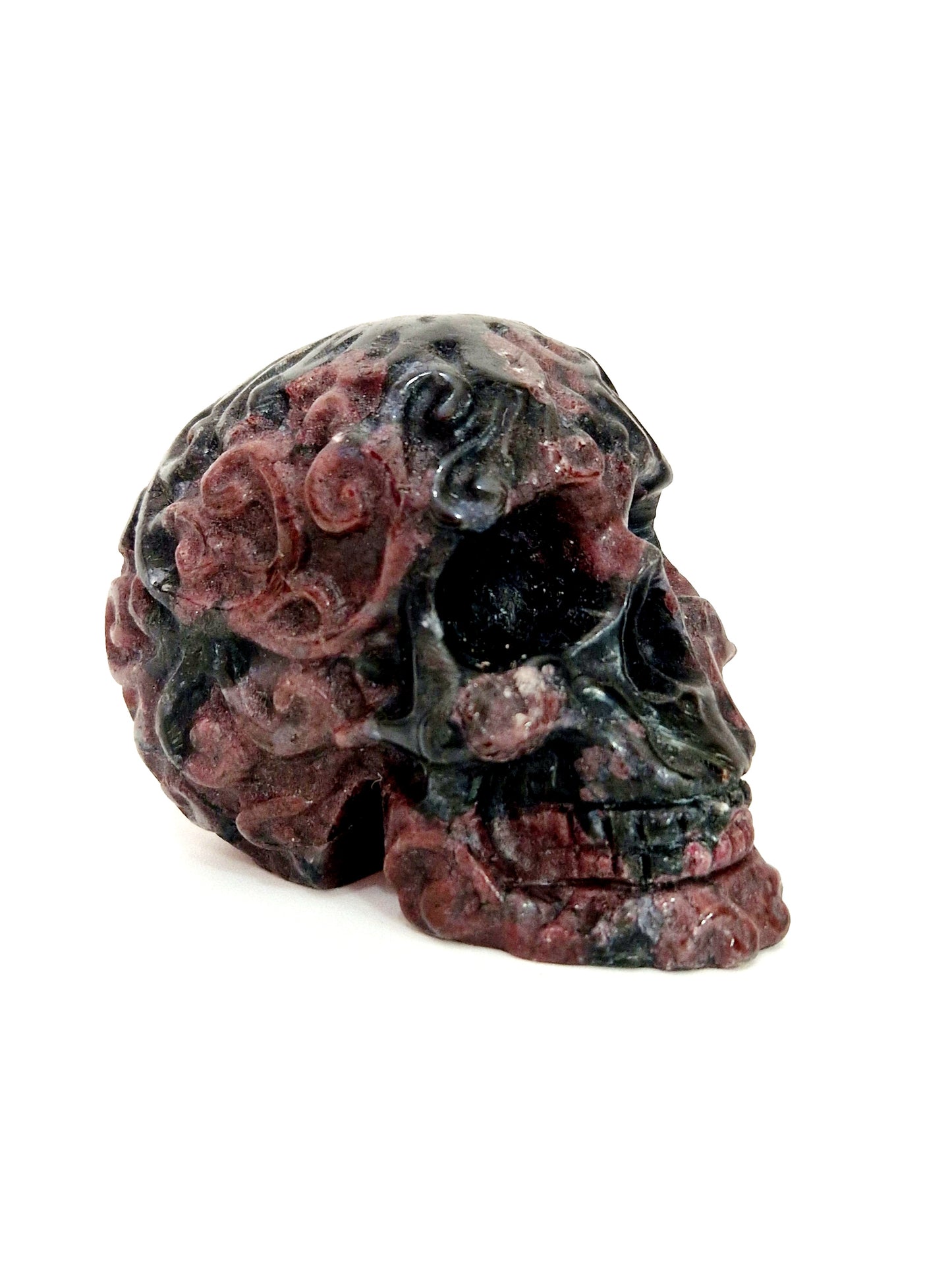 Hand-Carved Garnet Skull - Gothic Elegance