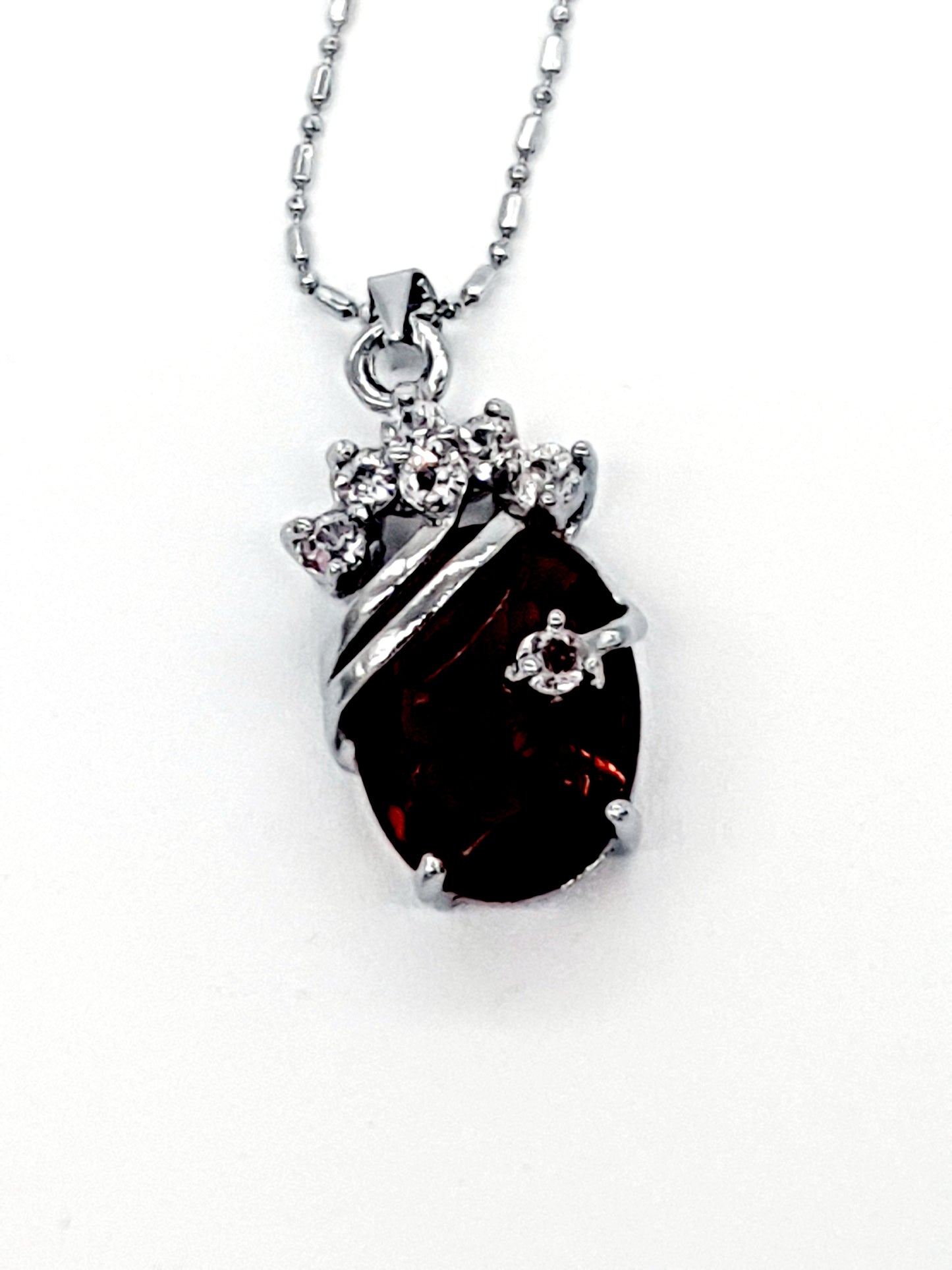 Elegant Silver-Plated Necklace with Amethyst-Coloured Stone Pendant